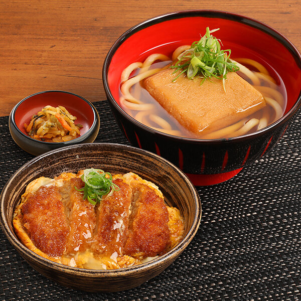 丼と小うどんの定食（かつ丼・きつね小）.jpg