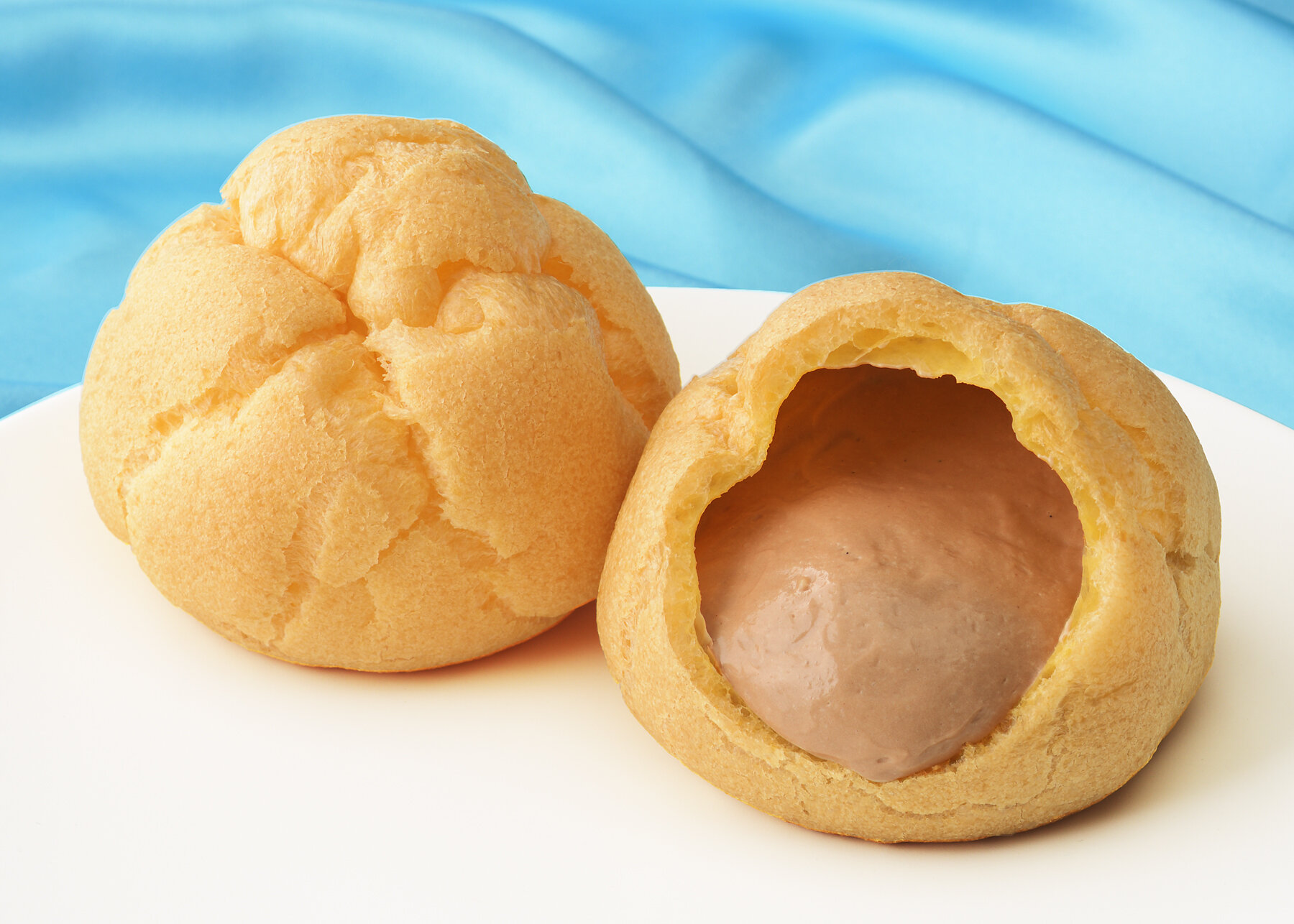 ジャンボシュークリーム(塩チョコ)　.jpg